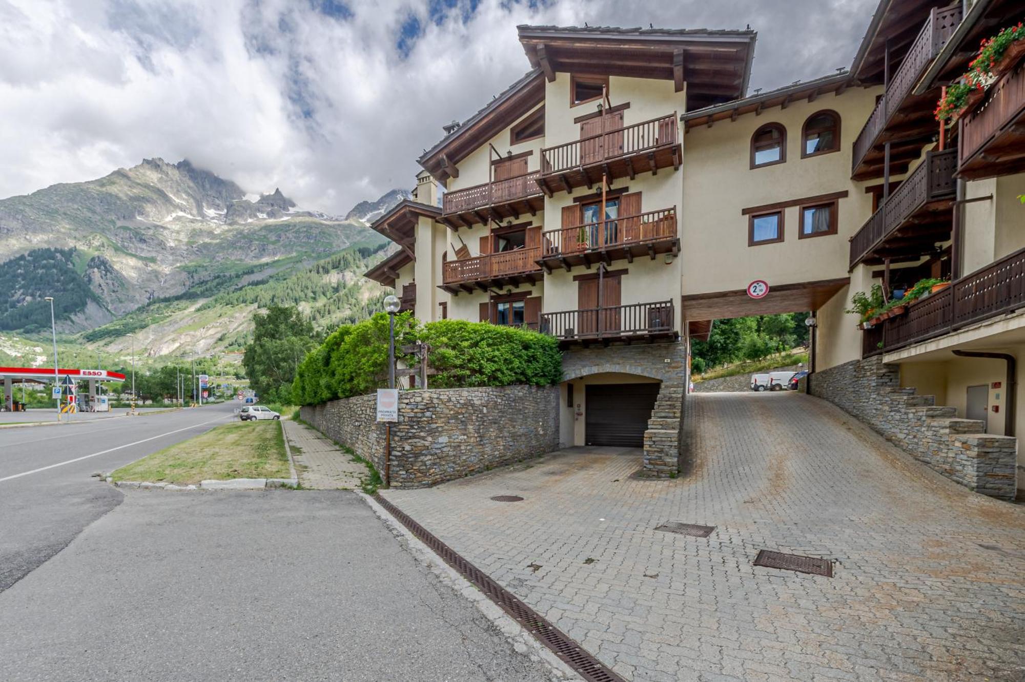 Casa Beatrice - Wifi, Parcheggio E Vista Montagna - Cour 0231 Apartment Courmayeur Luaran gambar