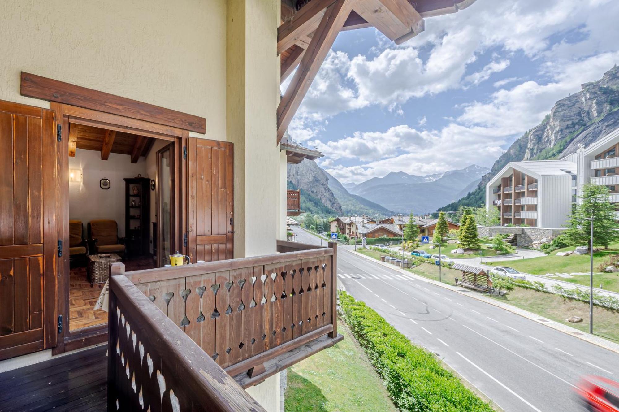 Casa Beatrice - Wifi, Parcheggio E Vista Montagna - Cour 0231 Apartment Courmayeur Luaran gambar
